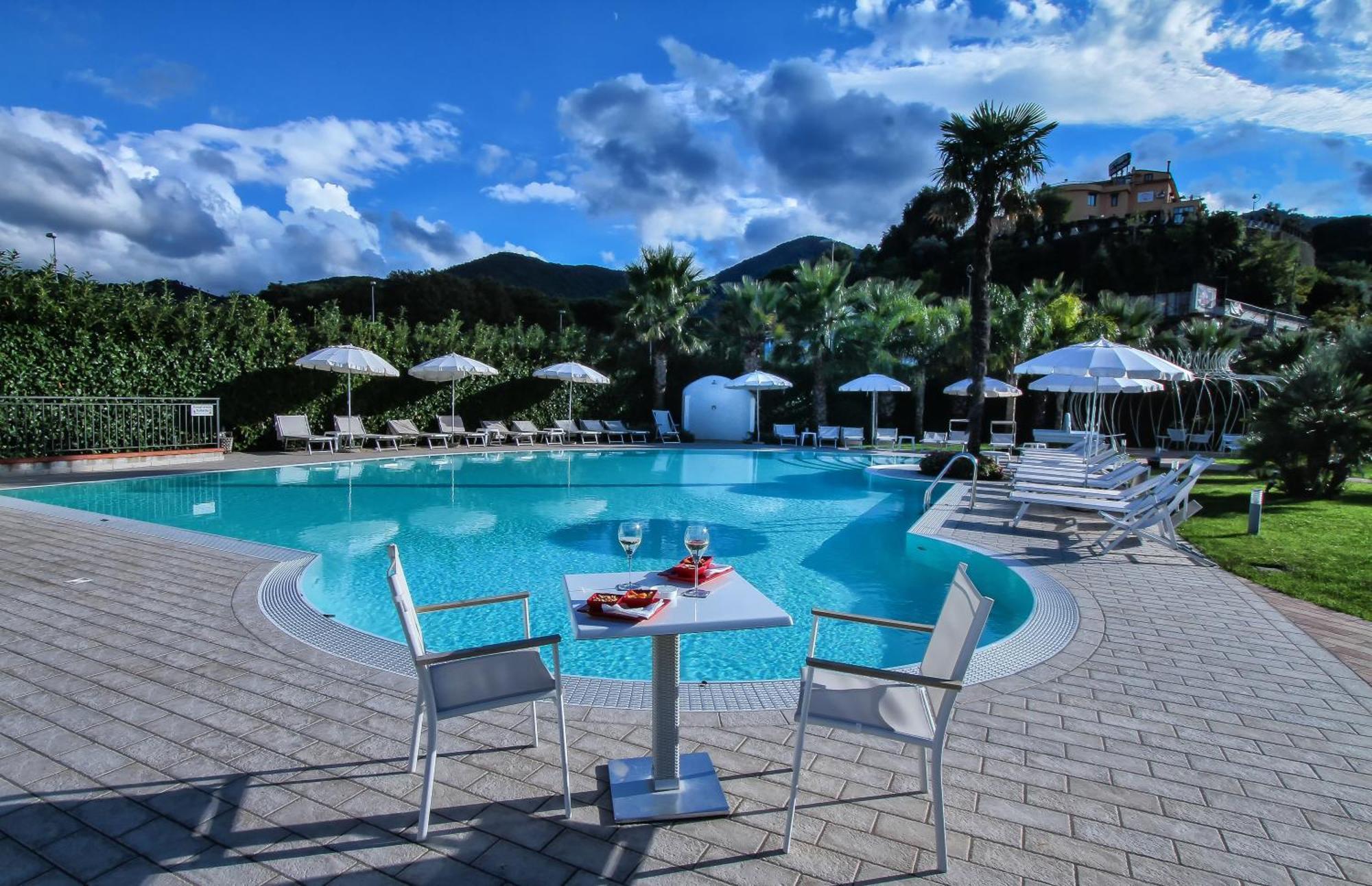 San Severino Park Hotel & Spa, BW Signature Collection Меркато-Сан-Северино Экстерьер фото